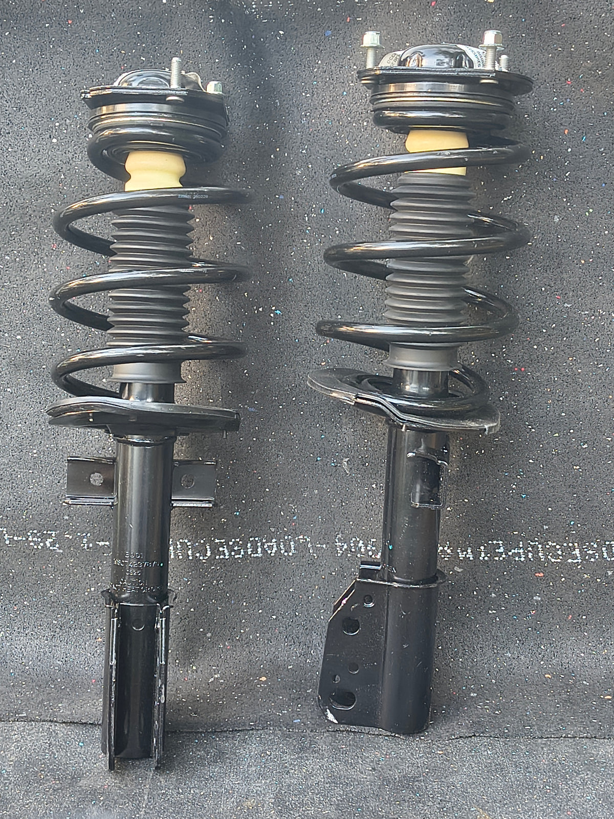 2009–2017 Chevrolet Traverse GMC Acadia Buick Enclave Front Driver &amp; Passenger Side Loaded Strut Assembly Pair (AWD) 🚘⚙️