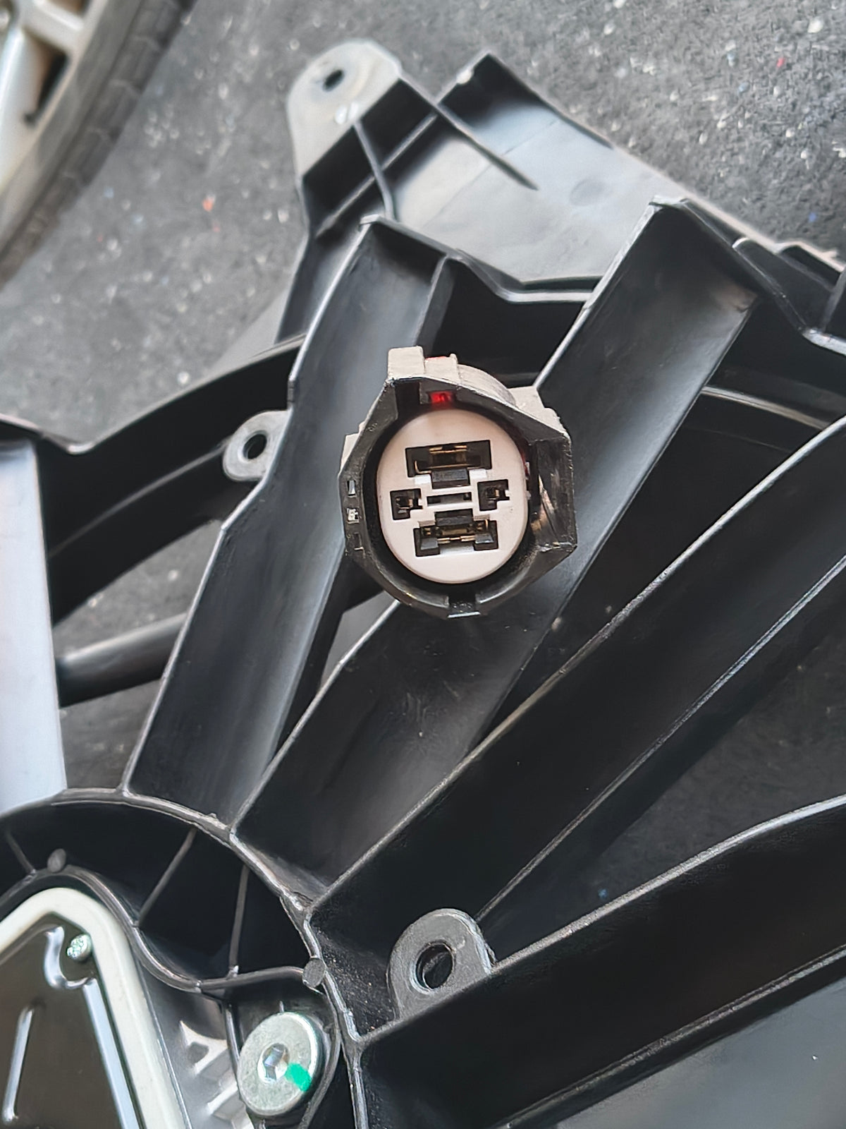 2013–2015 Jaguar XF 2010-2019 XJ Engine Radiator Cooling Fan Assembly w/ Shroud (2.0L Turbo) 🚘⚡