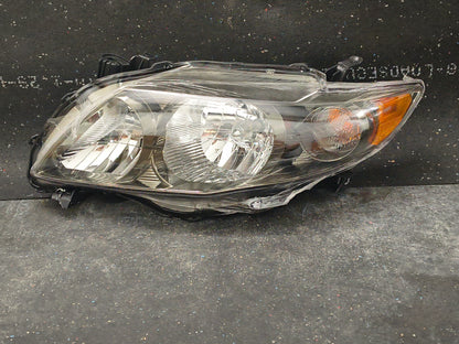 2009–2010 Toyota Corolla Driver Side Halogen Headlight Assembly w/ Bulbs 💡🚘