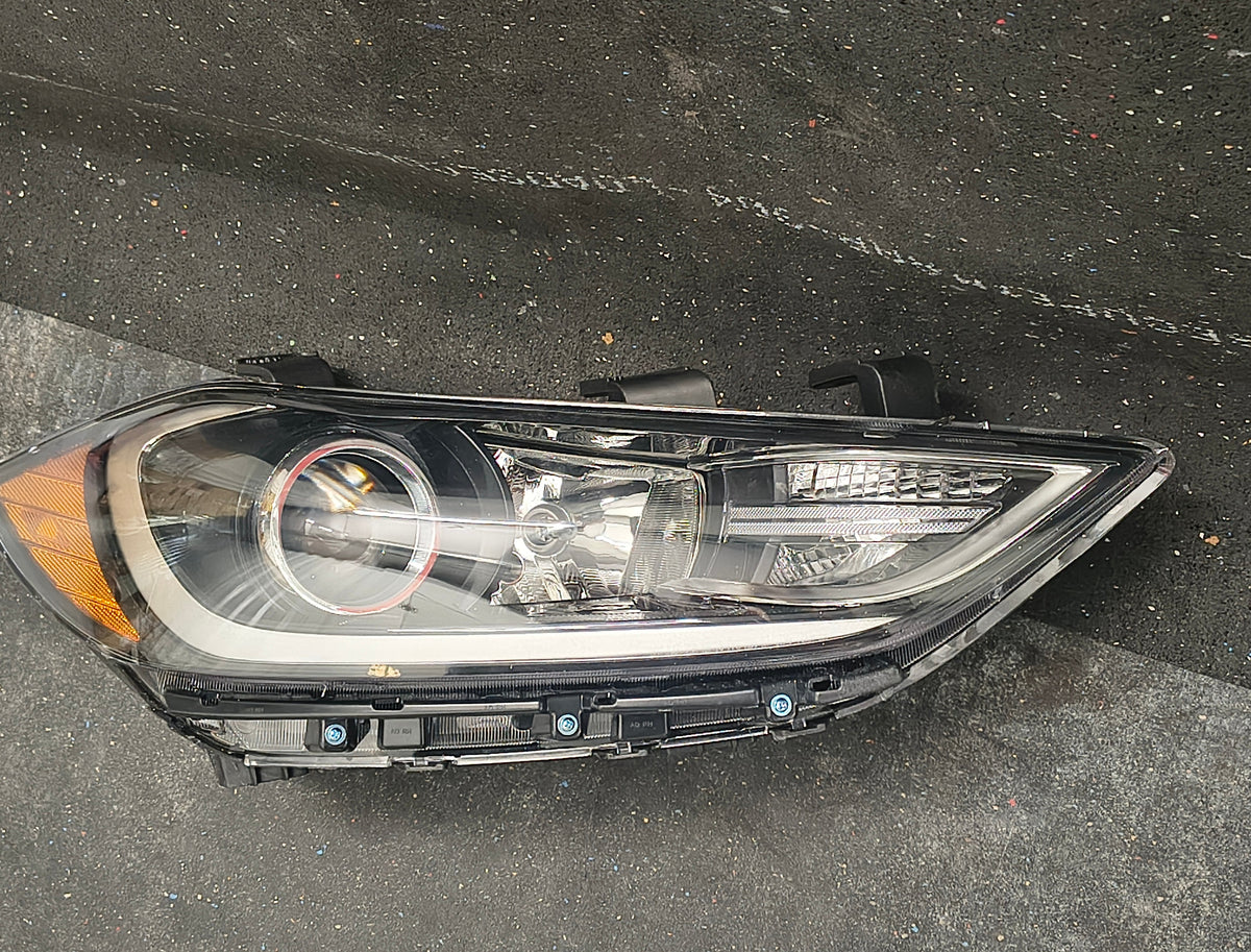 2013–2017 Hyundai Elantra Driver & Passenger Side Halogen Headlight Pair w/ Bulbs 💡🚘