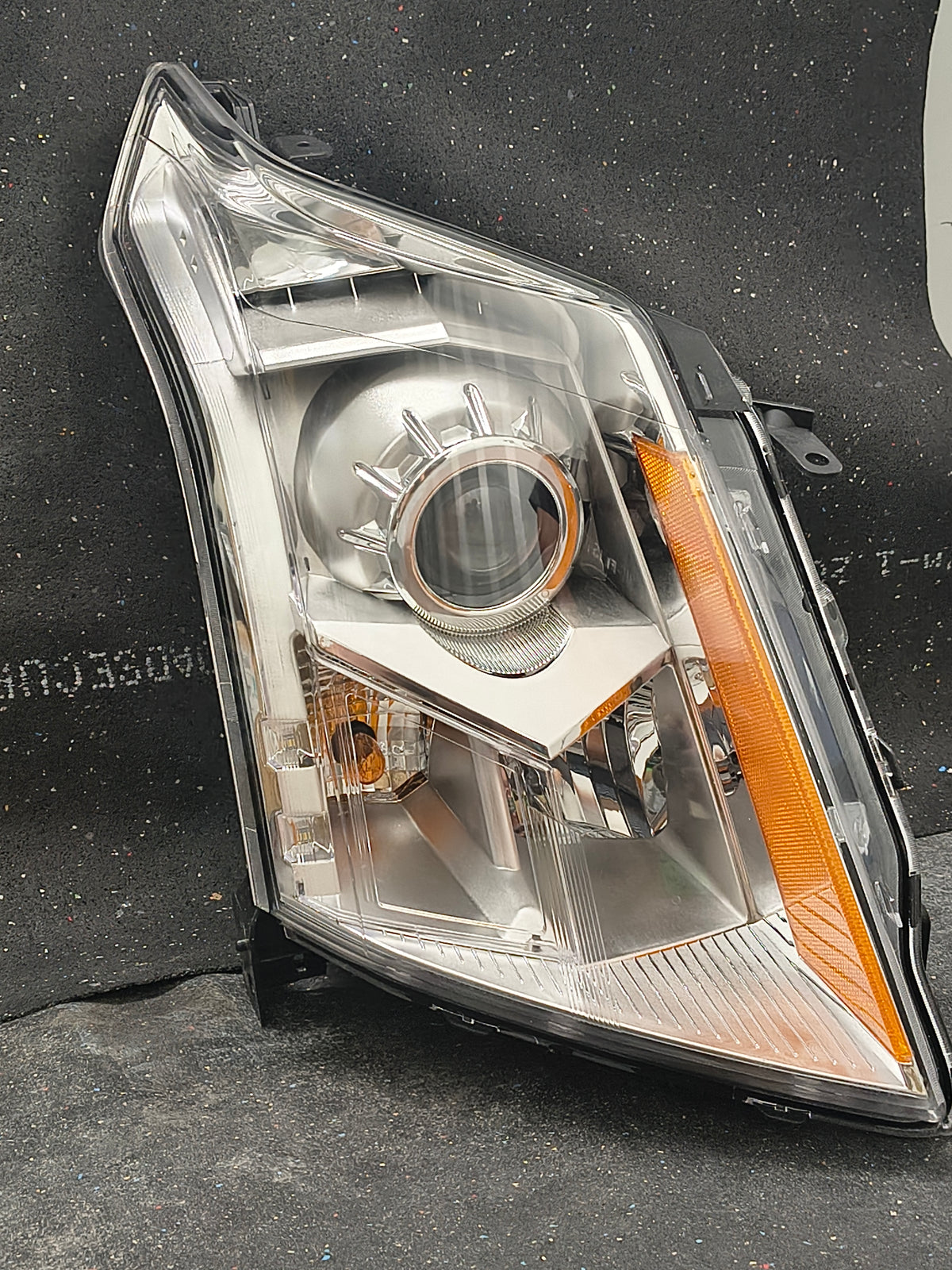 2010–2013 Cadillac SRX Passenger Side Halogen Headlight Assembly w/ Bulbs 💡🚘