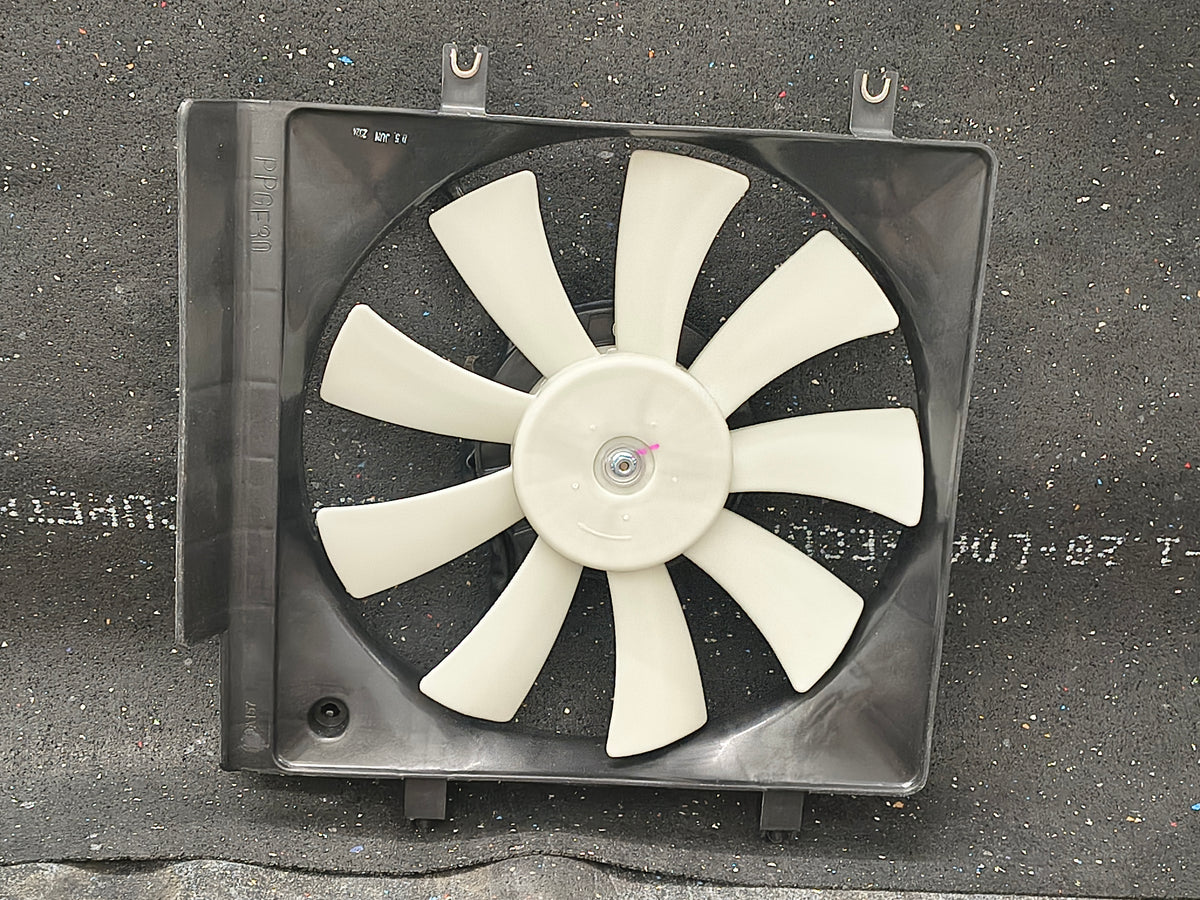 2001–2004 Subaru Outback & Legacy A/C Condenser Fan Assembly 🚘⚡