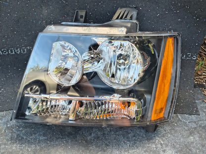 2007–2014 Chevy Tahoe / Suburban / Avalanche Driver and Passenger Side Halogen Headlight Set (With Bulbs) 💡🚘