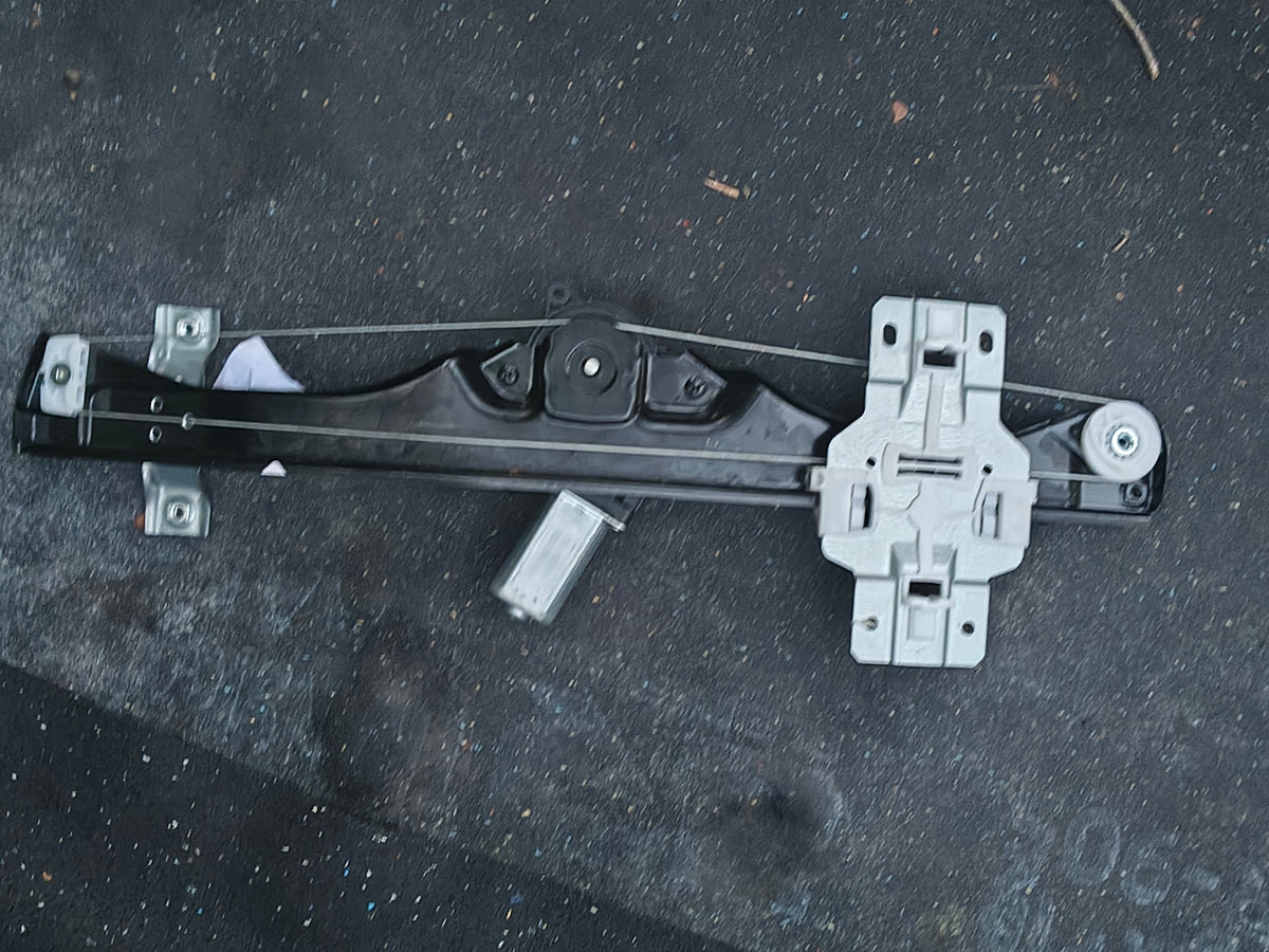 2007–2017 GMC Acadia, Buick Enclave, Chevy Traverse & Saturn Outlook Front Driver Side Power Window Regulator w/ Motor 🪟🚘