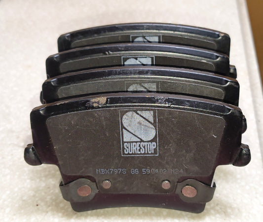 2005–2023 Chrysler 300 / Dodge Charger / Challenger / Magnum / Avenger Rear Ceramic Brake Pad Set 🚘🛑