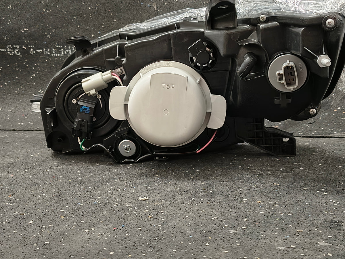 2008–2009 Subaru Outback / Legacy Passenger Side Halogen Headlight 🚨🚘