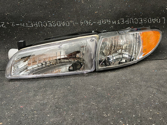 1997–2003 Pontiac Grand Prix Driver Side Halogen Headlight 🚨🚘