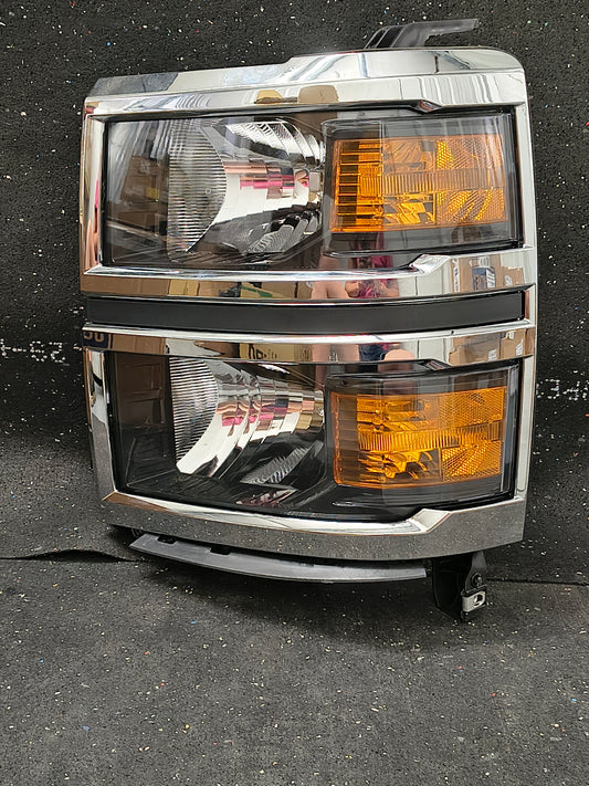 2014–2015 Chevy Silverado 1500 Driver Side Halogen Headlight 🚨🚘