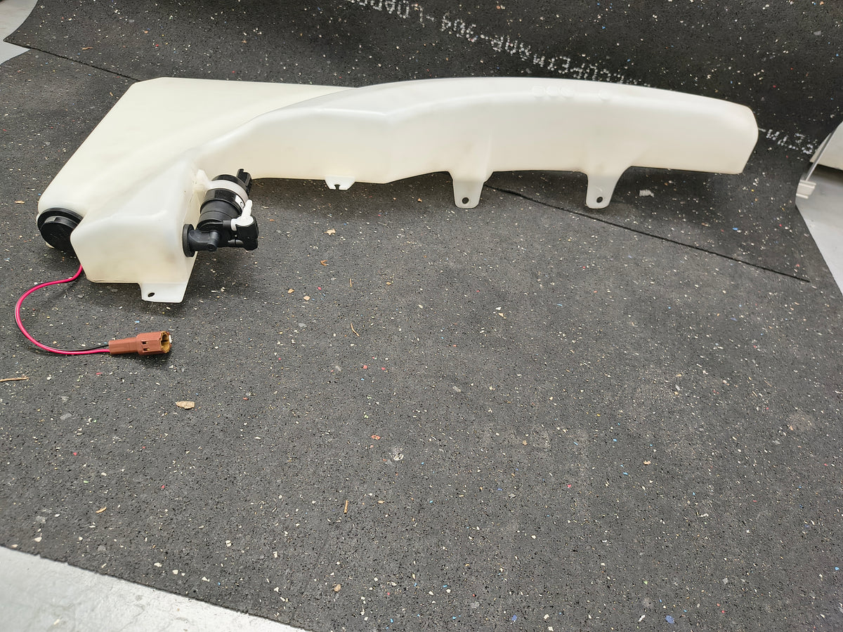 2005–2008 Nissan Pathfinder & Xterra Windshield Washer Reservoir Assembly 💧🚘