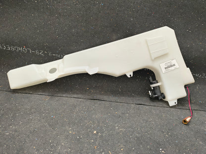 2005–2008 Nissan Pathfinder & Xterra Windshield Washer Reservoir Assembly 💧🚘