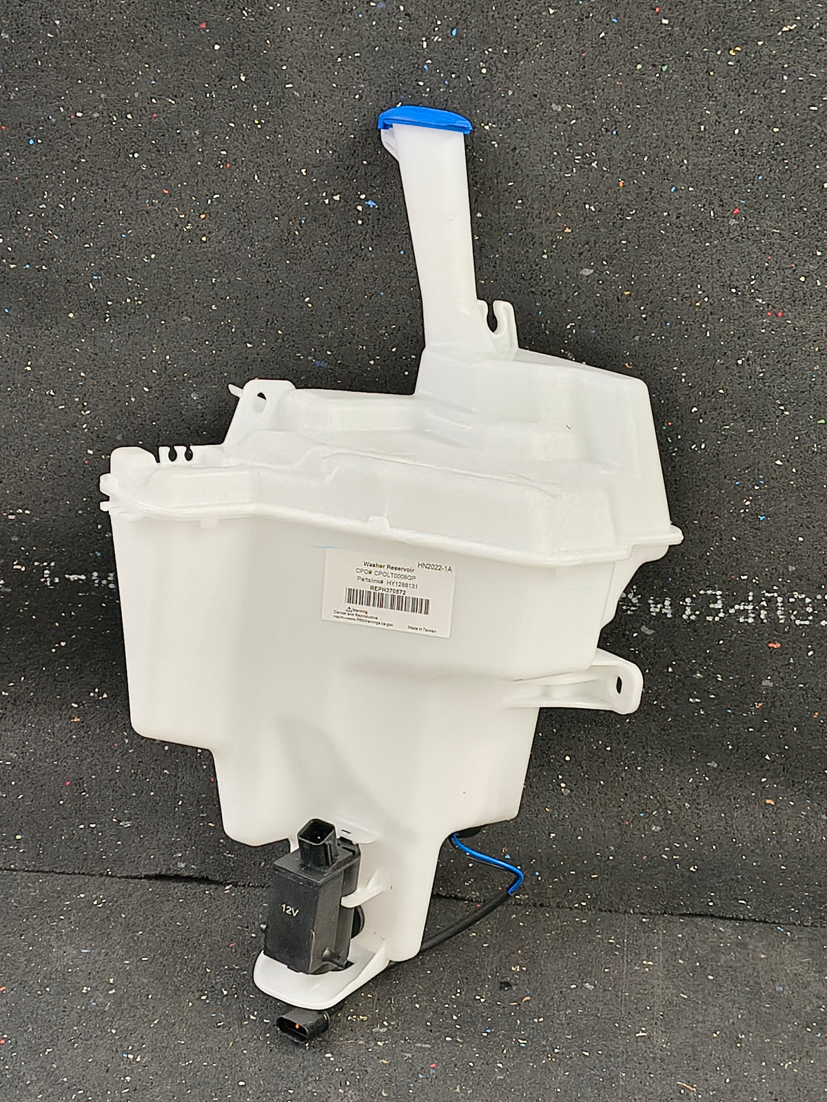 2013–2017 Hyundai Elantra GT Windshield Washer Reservoir w/ Pump & Fluid Level Sensor 💧🚘