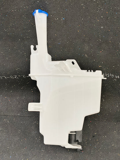 2013–2017 Hyundai Elantra GT Windshield Washer Reservoir w/ Pump & Fluid Level Sensor 💧🚘