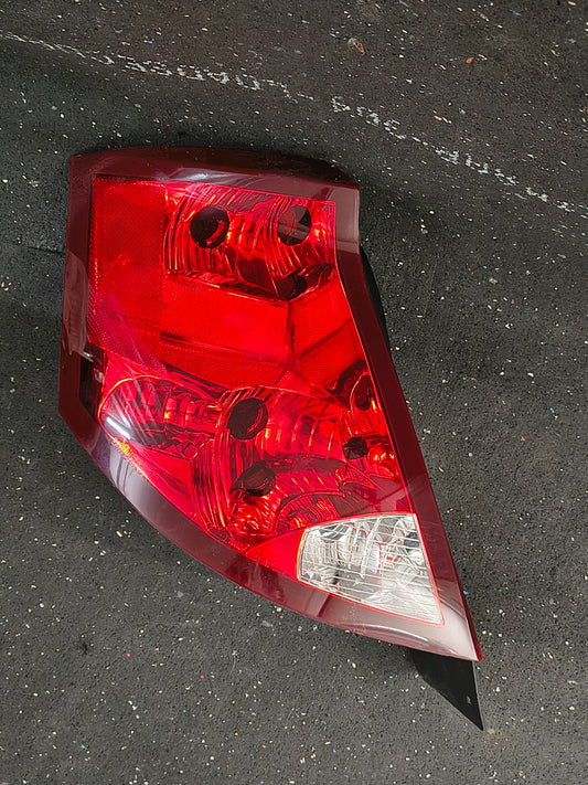 2003–2007 Saturn Ion Sedan Driver Side Halogen Tail Light Assembly ⚡🚘