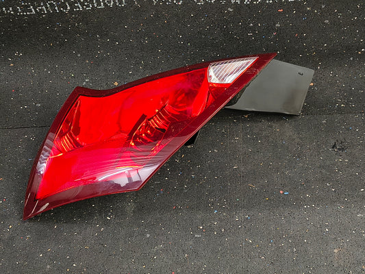 2003–2007 Saturn Ion Sedan Driver Side Halogen Tail Light Assembly ⚡🚘