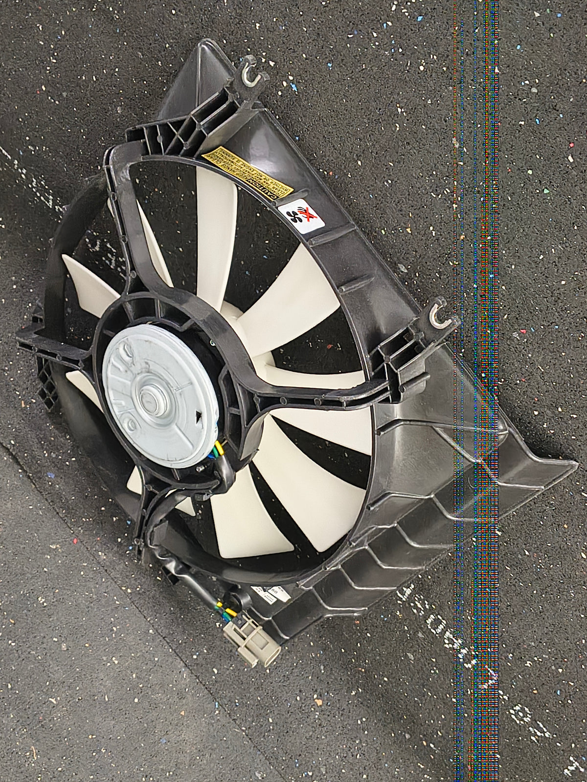 2001–2004 Subaru Outback & Legacy 3.0L H6 A/C Condenser Cooling Fan Assembly ⚡🚘