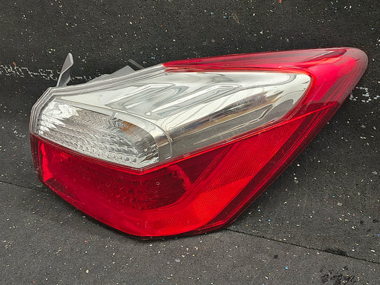 2013–2015 Honda Accord Sedan Passenger Side Outer Tail Light Assembly ⚡🚘