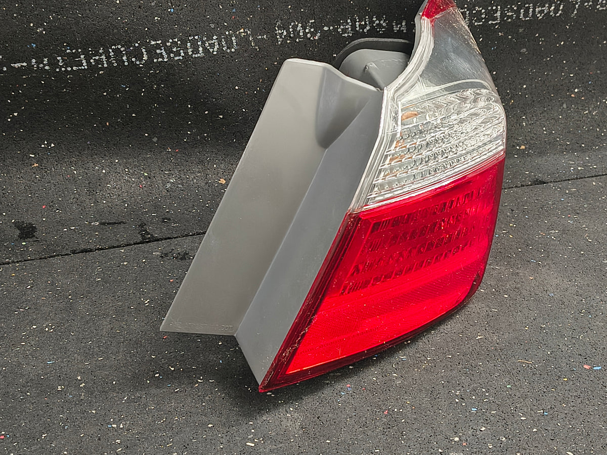 2013–2015 Honda Accord Sedan Passenger Side Outer Tail Light Assembly ⚡🚘