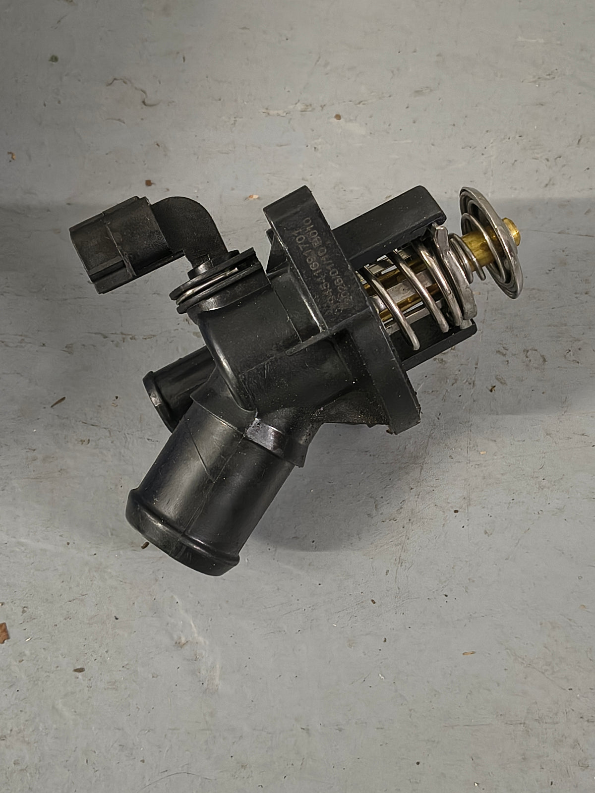 2005–2011 Ford Focus & 2001–2003 Ford Ranger / Mazda B2300 Thermostat Housing Assembly w/ Sensor ⚡🚘