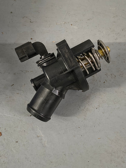 2005–2011 Ford Focus & 2001–2003 Ford Ranger / Mazda B2300 Thermostat Housing Assembly w/ Sensor ⚡🚘