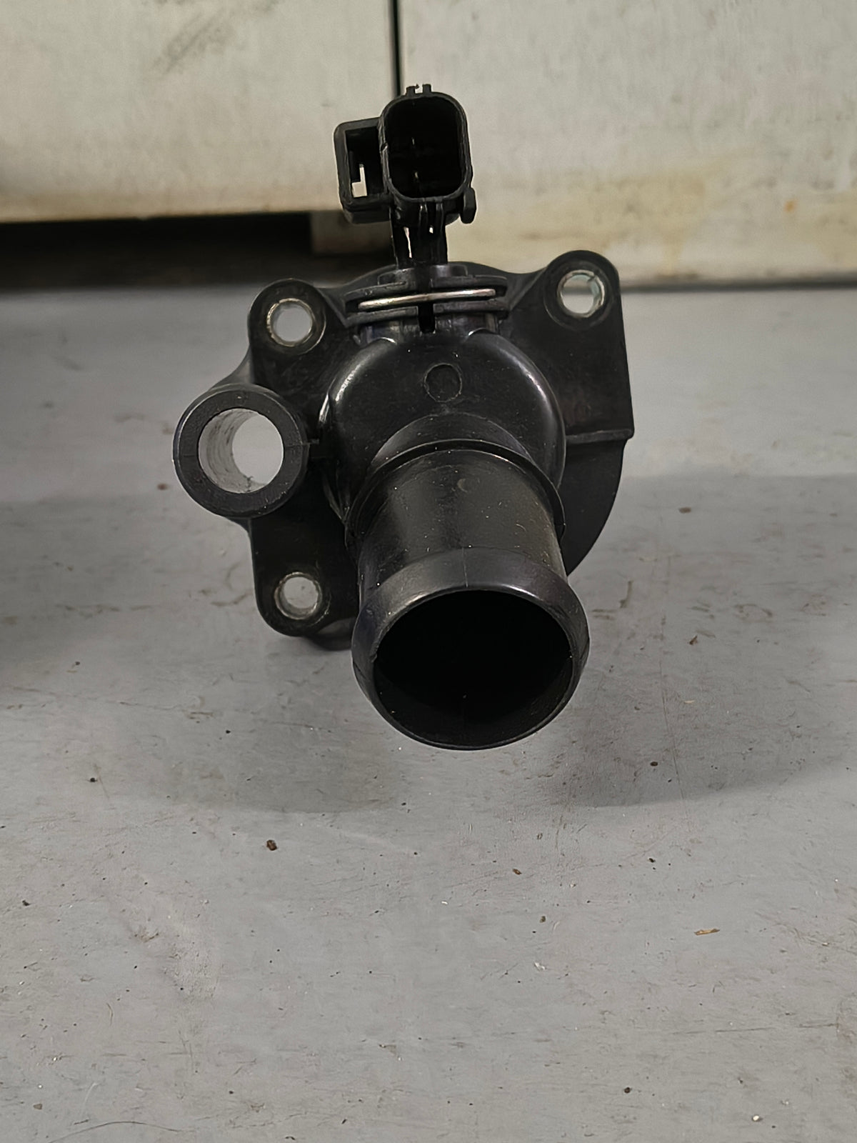 2005–2011 Ford Focus & 2001–2003 Ford Ranger / Mazda B2300 Thermostat Housing Assembly w/ Sensor ⚡🚘