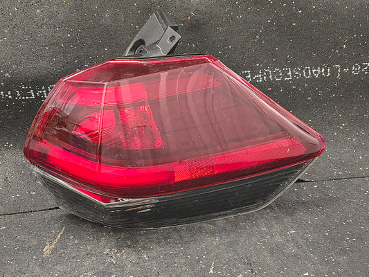 2018–2020 Nissan Rogue Passenger Side Outer Tail Light Assembly ⚡🚘