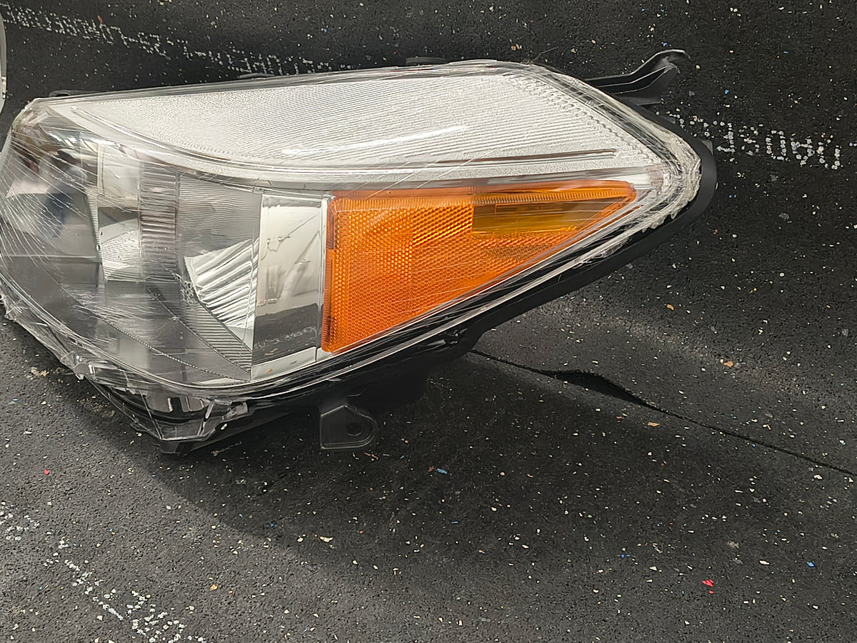 2012–2014 Toyota Yaris Driver & Passenger Side Halogen Headlight Assemblies (Pair Set) ⚡🚘
