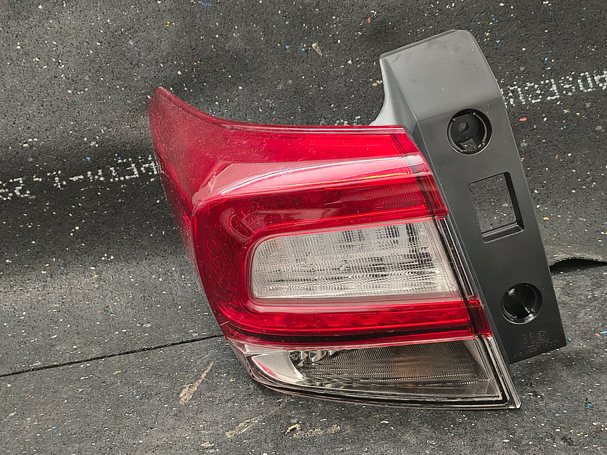 2018–2019 Subaru Crosstrek & 2017-2019 Impreza Driver Side Outer Tail Light Assembly ⚡🚘