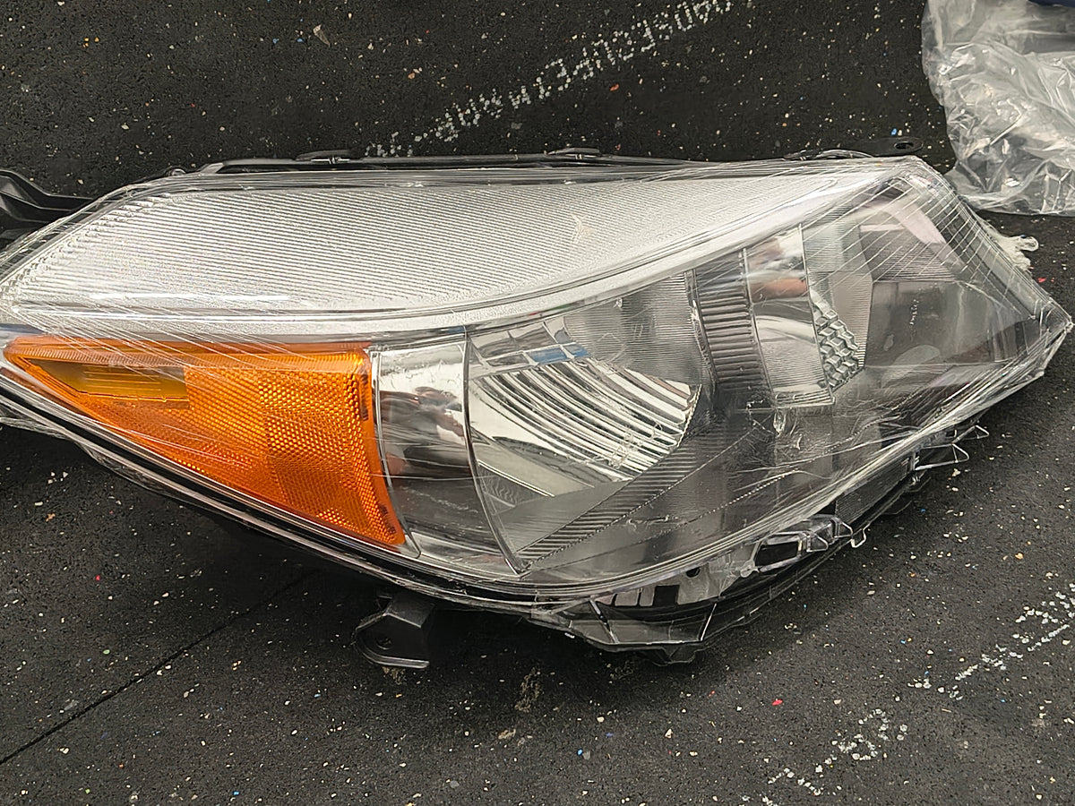 2012–2014 Toyota Yaris Driver & Passenger Side Halogen Headlight Assemblies (Pair Set) ⚡🚘