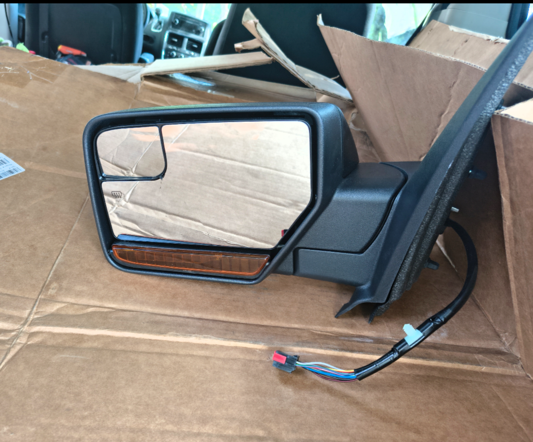 2007-2017 Ford Expedition Driver Side Mirror Puddle Light Signal 🚘🪞