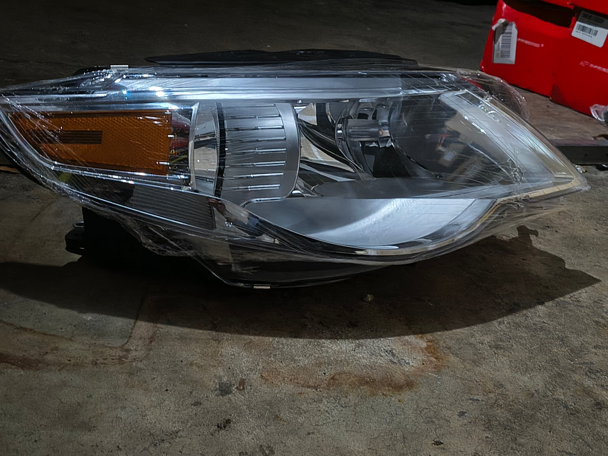2009–2012 Volkswagen Passat Passenger Side Halogen Headlight Assembly ⚡🚘