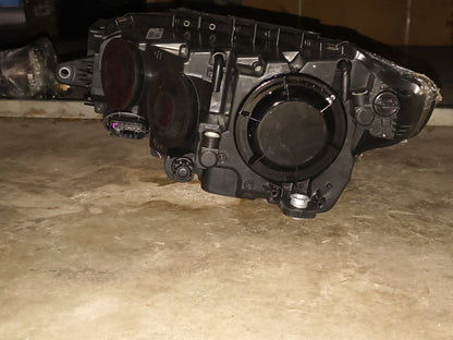 2009–2012 Volkswagen Passat Passenger Side Halogen Headlight Assembly ⚡🚘