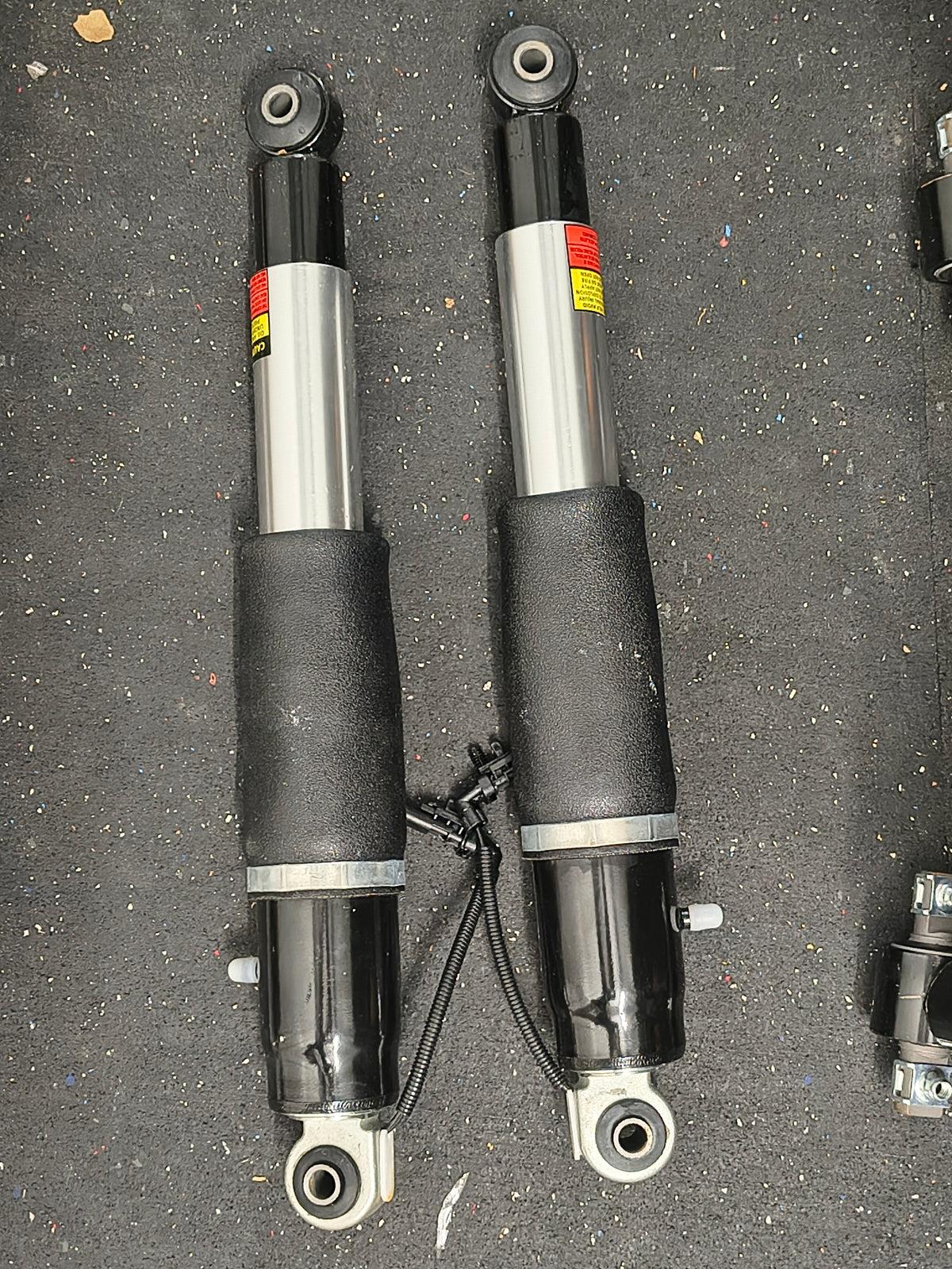 2015–2020 Chevrolet Suburban Tahoe Rear Magnetic Ride Air Suspension Shock Absorbers Pair ⚡🚘